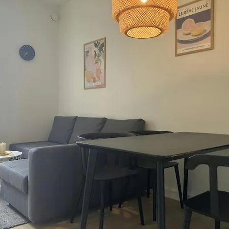 And Spacious For 4 아파트 *